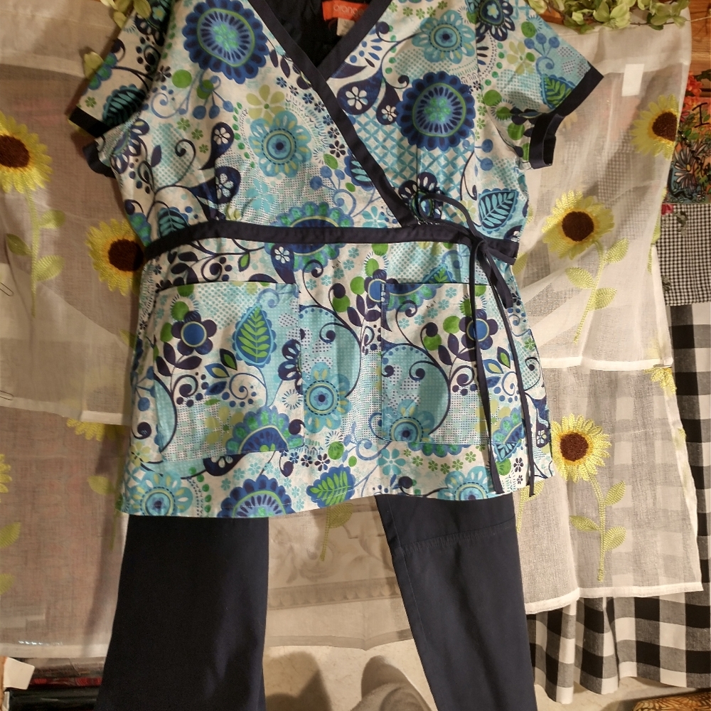 Koi/Orange Scrub Set Size XL